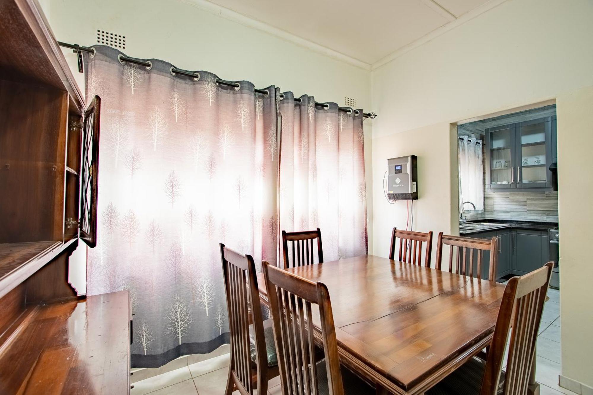 Wood Road Guest Lodge Victoriawatervallen Buitenkant foto