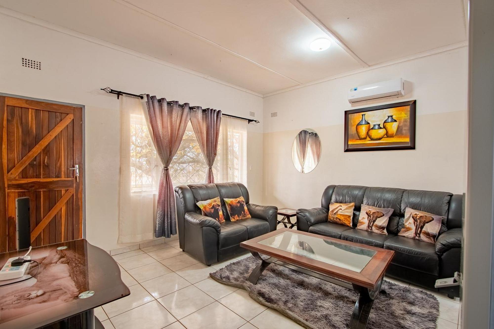 Wood Road Guest Lodge Victoriawatervallen Buitenkant foto